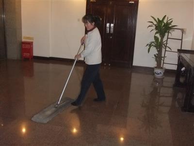 北京誠威保潔公司 為酒店提供專業(yè)客房與公區(qū)保潔托管服務(wù)